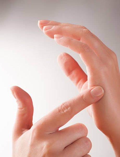 EFT et le point karaté. Emotional Freedom Techniques, tapping. Médecine alternative